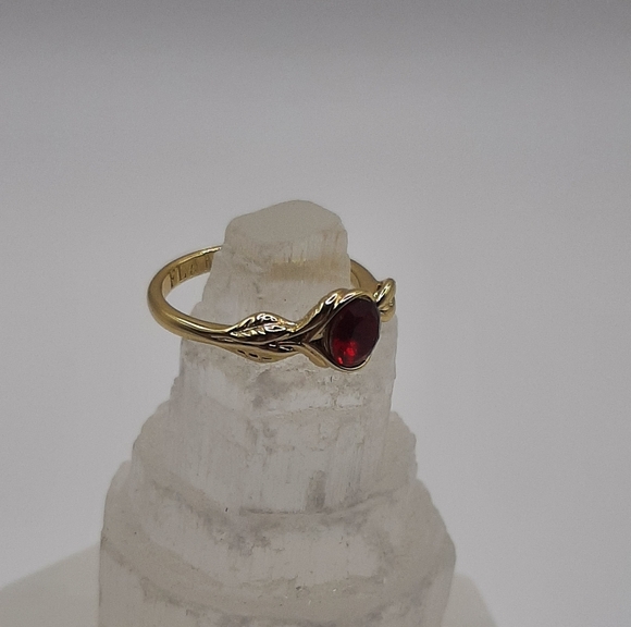 R888 Red Leaf Ring Plated - Fragrant Jewels - Picture 3 of 8